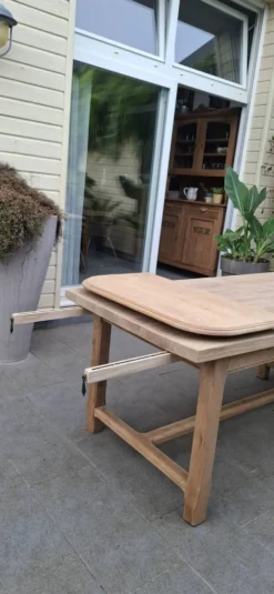 Table de ferme rénovée avec rallonges