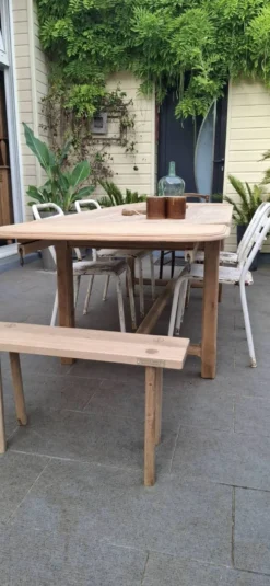 Table de ferme rénovée avec rallonges