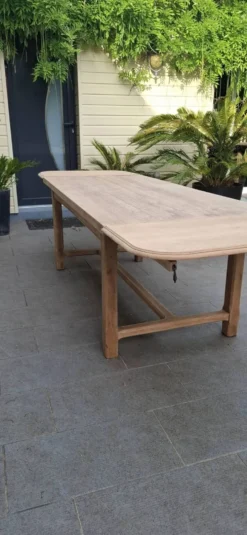 Table de ferme rénovée avec rallonges