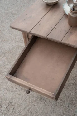 Table de ferme rustique rénovée