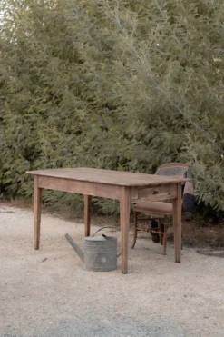 Table de ferme rustique rénovée
