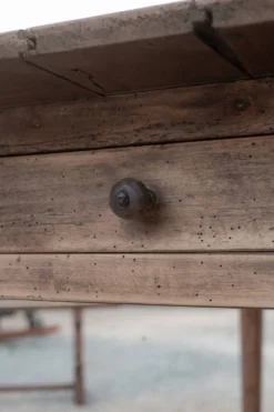 Table de ferme rustique rénovée