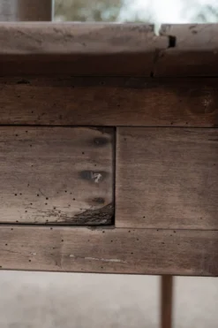 Table de ferme rustique rénovée