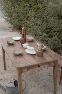 Table de ferme rustique rénovée