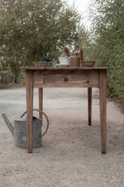 Table de ferme rustique rénovée