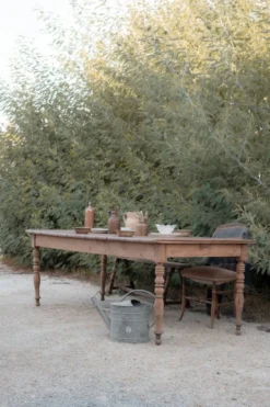 Table de ferme rustique rénovée