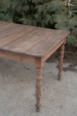 Table de ferme rustique rénovée
