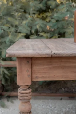 Table de ferme rustique rénovée