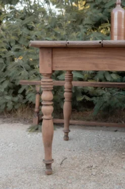 Table de ferme rustique rénovée