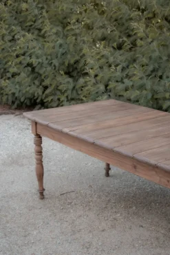 Table de ferme rustique rénovée
