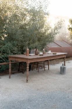 Table de ferme rustique rénovée