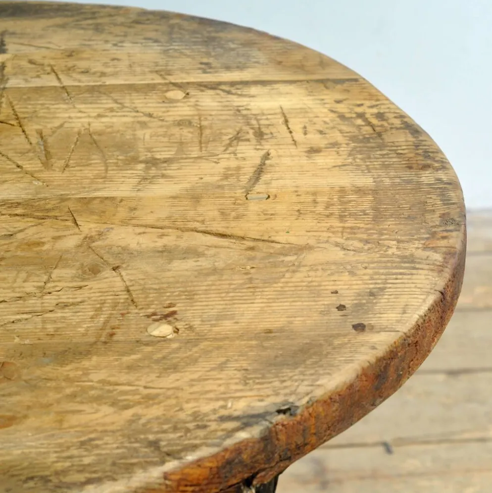 Table de jardin en fonte avec plateau en pin