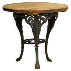 Table de jardin en fonte avec plateau en pin