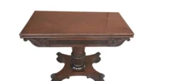 Table de jeu en livre ancien en acajou.