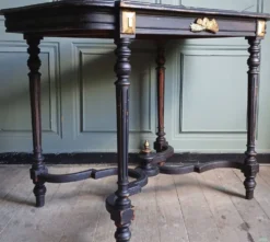 Table de milieu, bureau Napoléon III en bois massif 19ème siècle