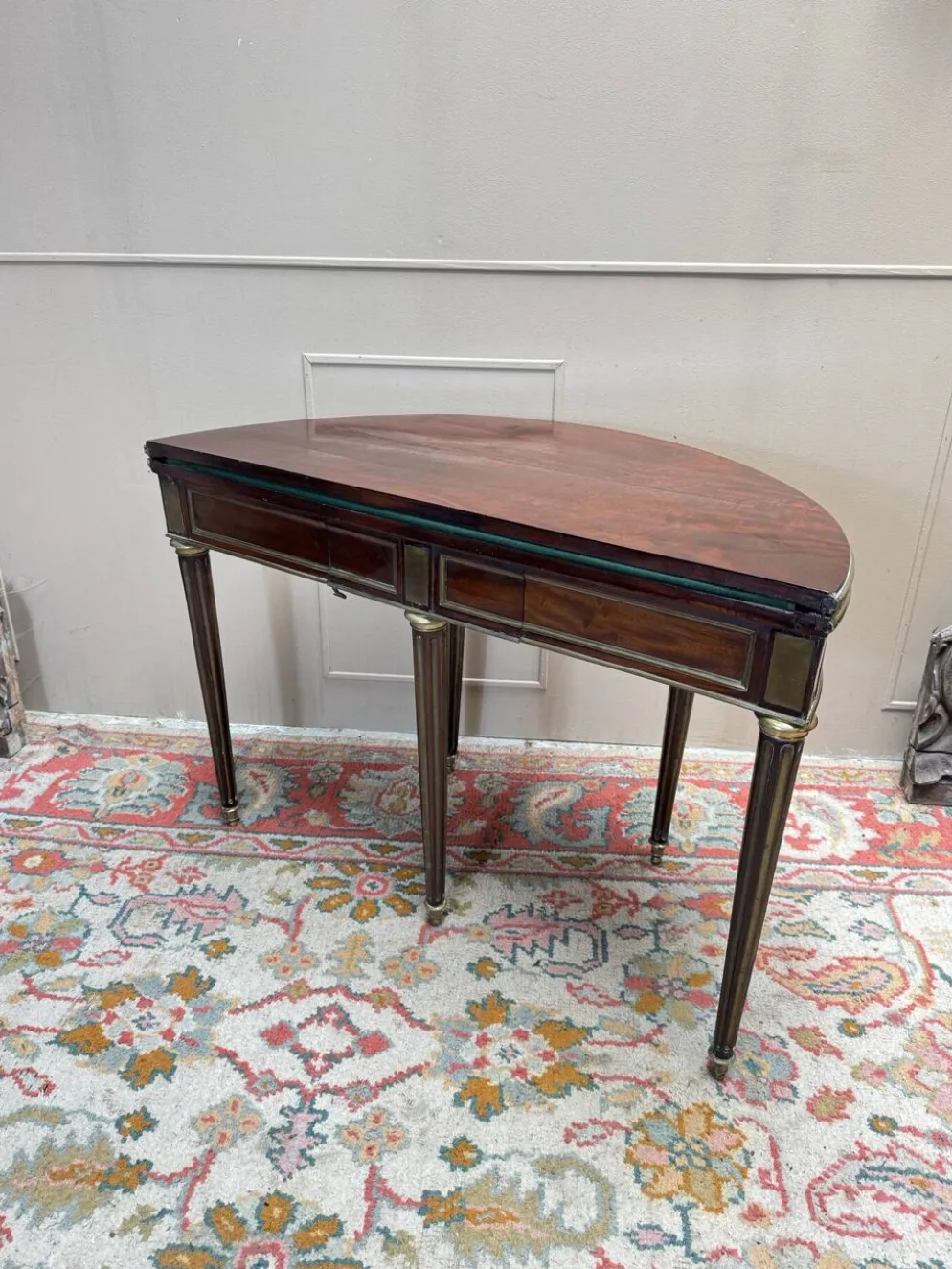 TABLE DEMI LUNE EN ACAJOU D’ÉPOQUE LOUIS XVI XVIII EME SIÈCLE