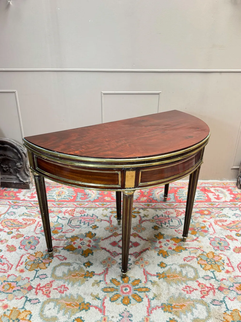 TABLE DEMI LUNE EN ACAJOU D’ÉPOQUE LOUIS XVI XVIII EME SIÈCLE