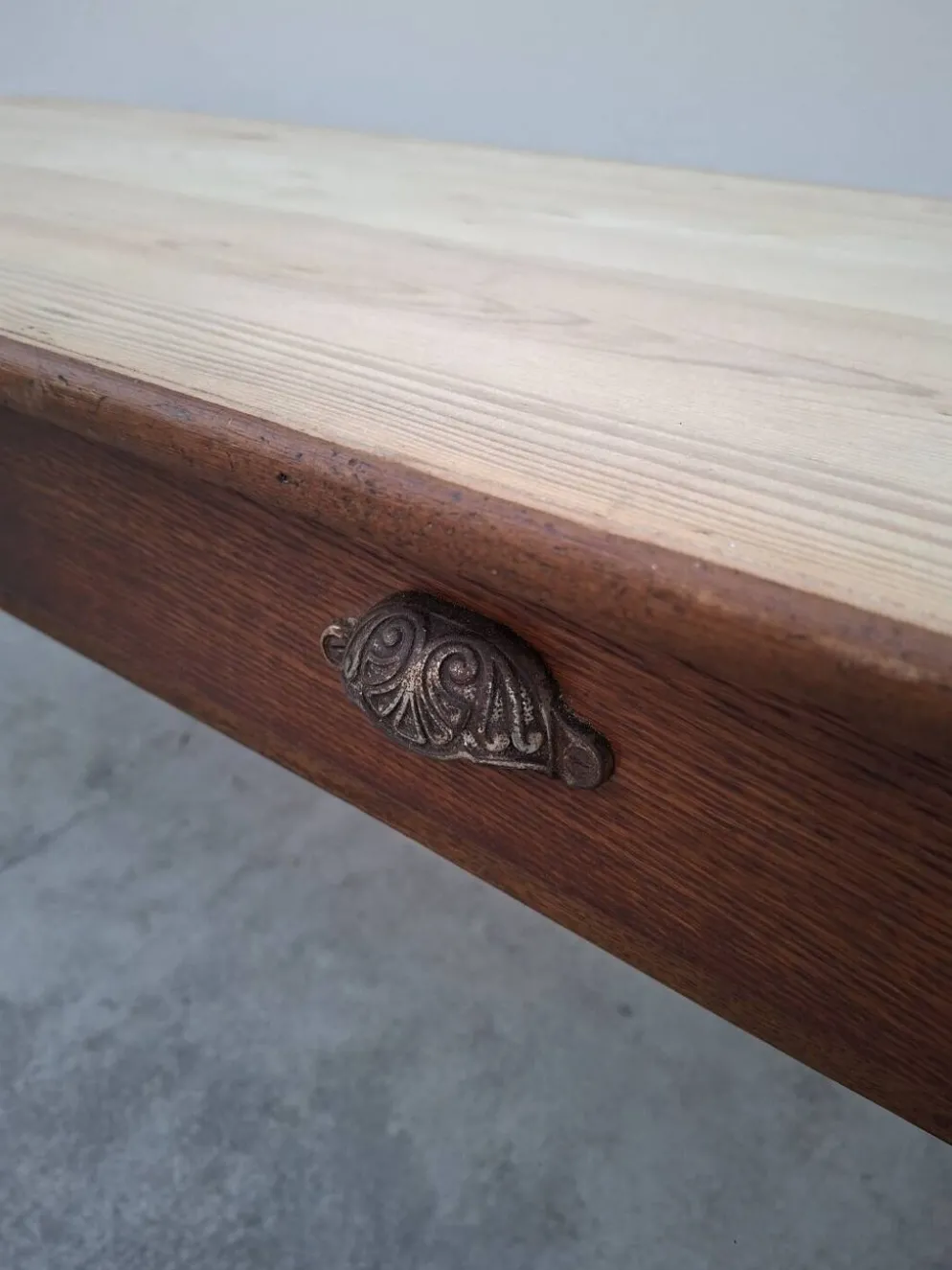 Table de métier ancienne, 2 tiroirs, piètements Louis Philippe