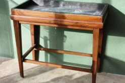 Table de métier, début 20ème, en bois et zinc riveté