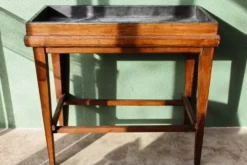 Table de métier, début 20ème, en bois et zinc riveté