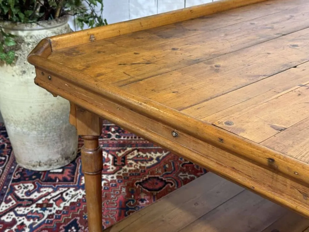 Table de métiers 19ème en sapin d'origine anglaise