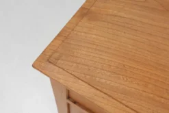 Table de nuit Art Déco en bois de pin, France, années 1930