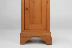 Table de nuit Art Déco en bois de pin, France, années 1930