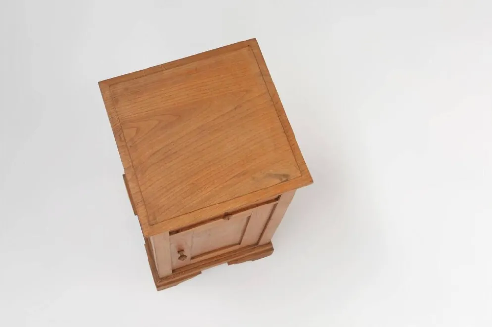 Table de nuit Art Déco en bois de pin, France, années 1930
