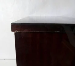 table de nuit chevet en bois laqué et laiton