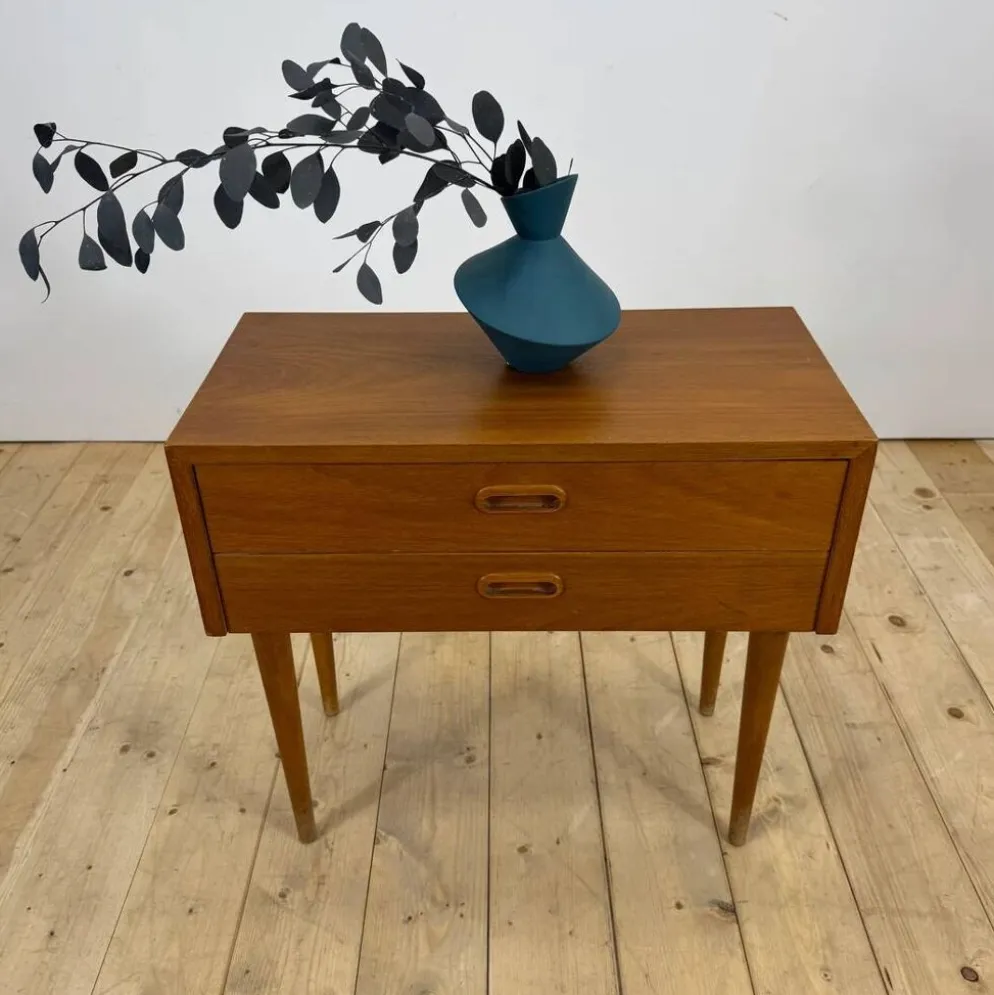 Table de nuit en teck danois avec deux tiroirs, 1960