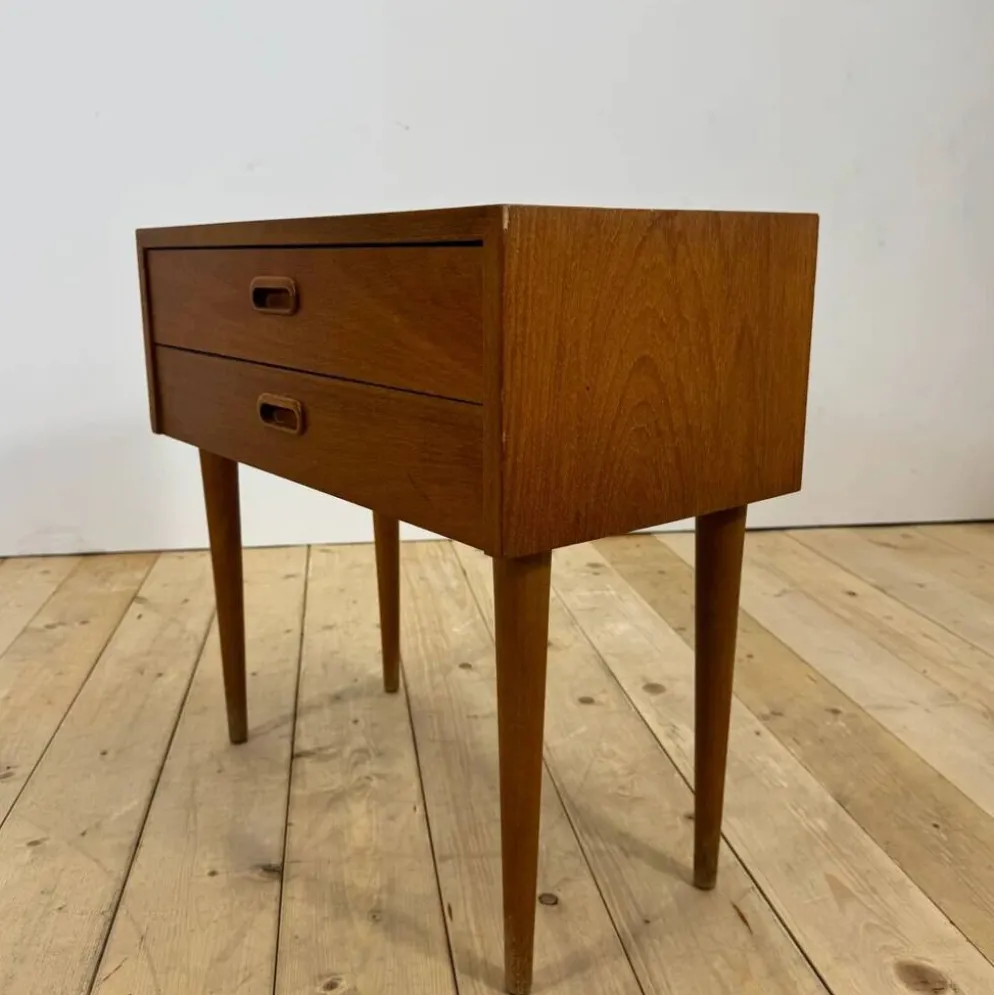 Table de nuit en teck danois avec deux tiroirs, 1960