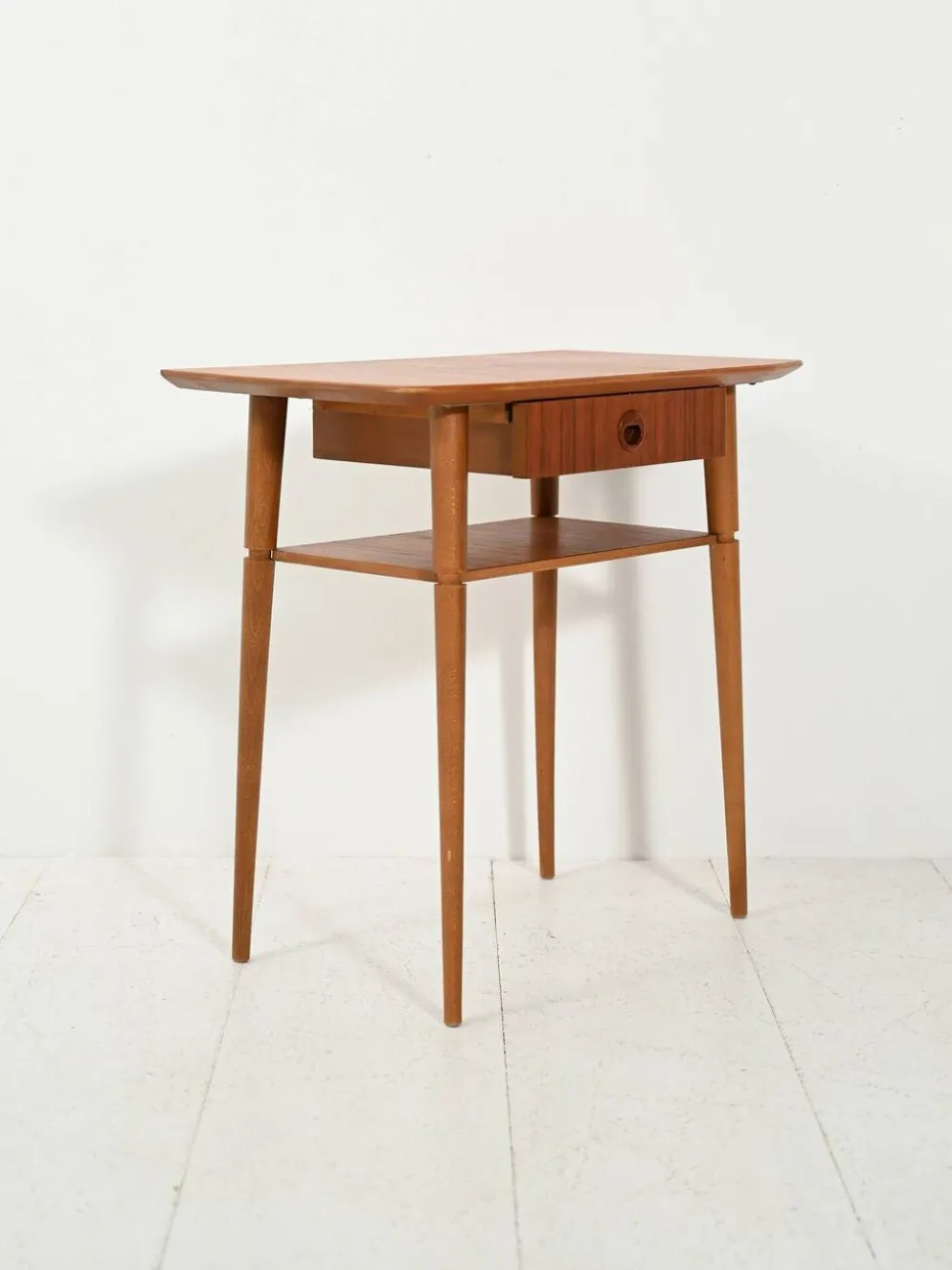Table de nuit en teck scandinave des années 1960