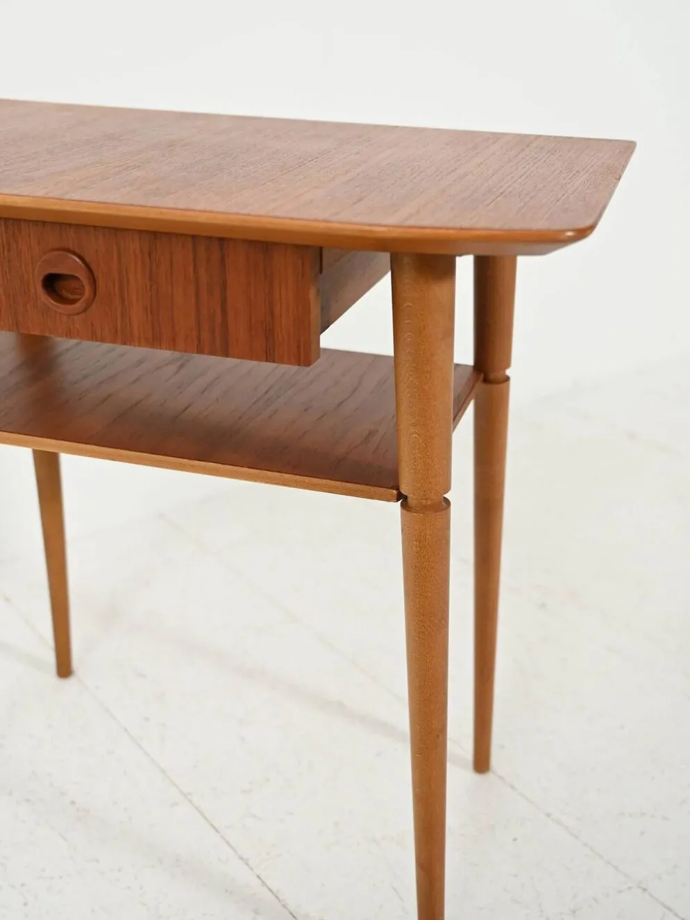Table de nuit en teck scandinave des années 1960