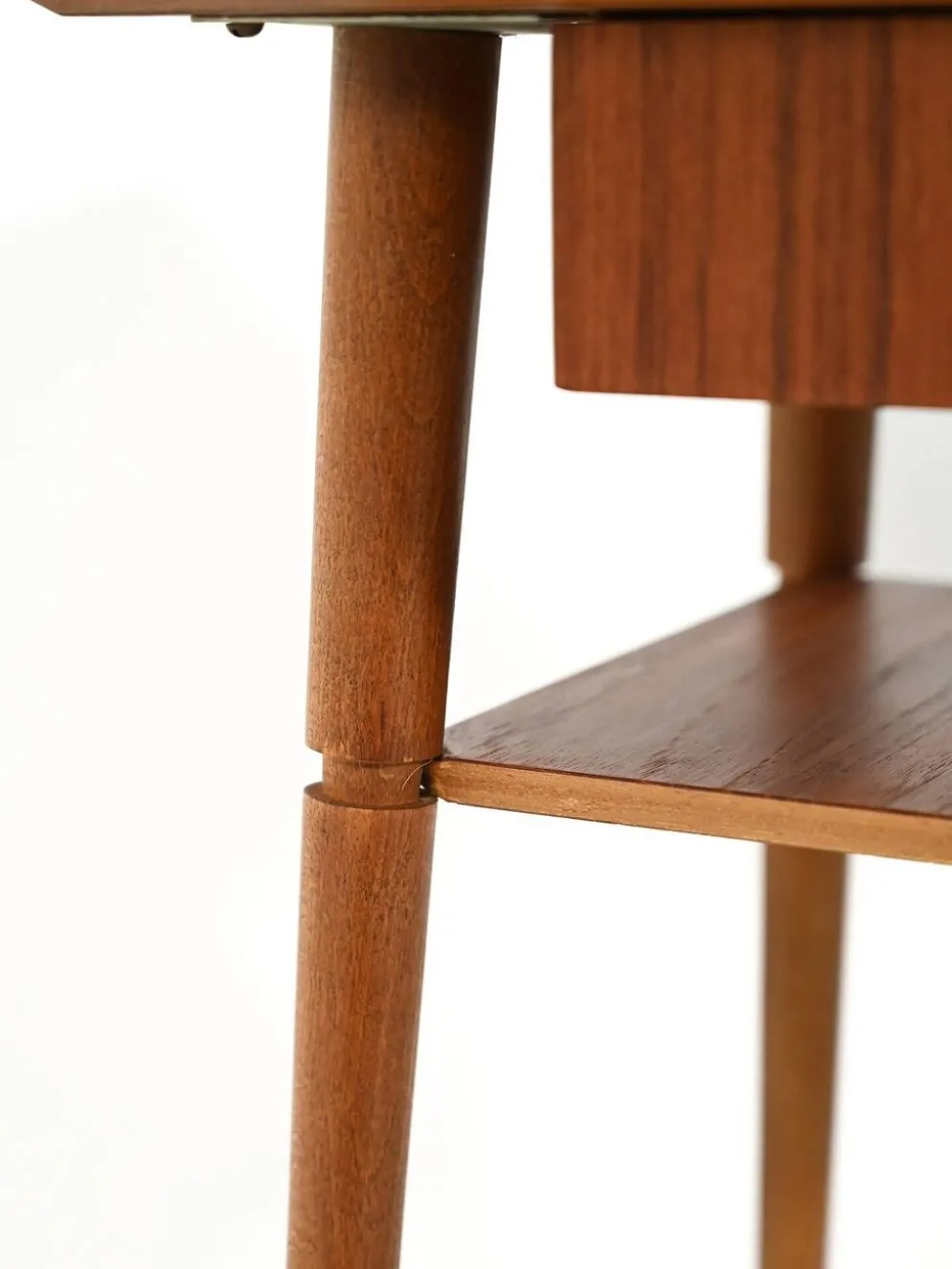 Table de nuit en teck scandinave des années 1960