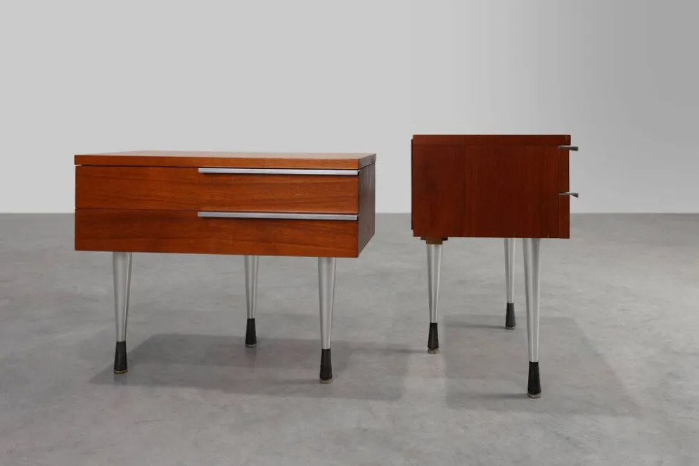Table de nuit française moderne du milieu du siècle en placage teal et chrome, années 1960.