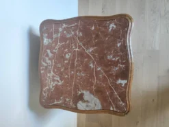 Table de nuit Louis XV avec marbre rouge