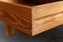 Table de nuit par Ate van Apeldoorn