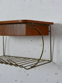 Table de nuit suspendue des années 60