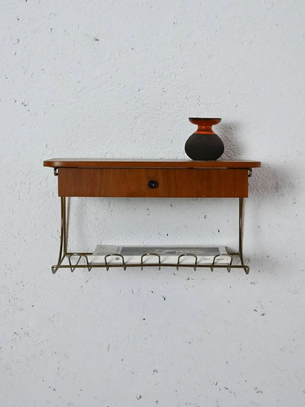 Table de nuit suspendue des années 60
