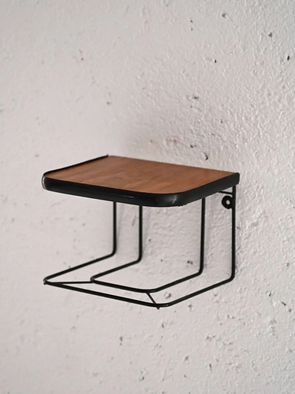 Table de nuit suspendue en teck et métal