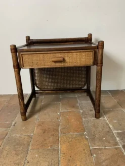 Table de nuit, table d’appoint