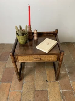 Table de nuit, table d’appoint