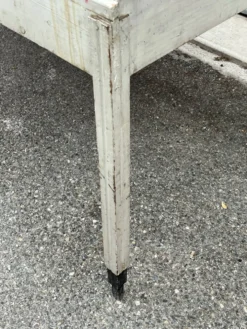 Table de rempotage ou de tri