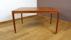 Table de Repas Danoise en Teck de Henry Walter Klein Édition Bramin 1960