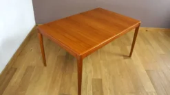 Table de Repas Danoise en Teck de Henry Walter Klein Édition Bramin 1960