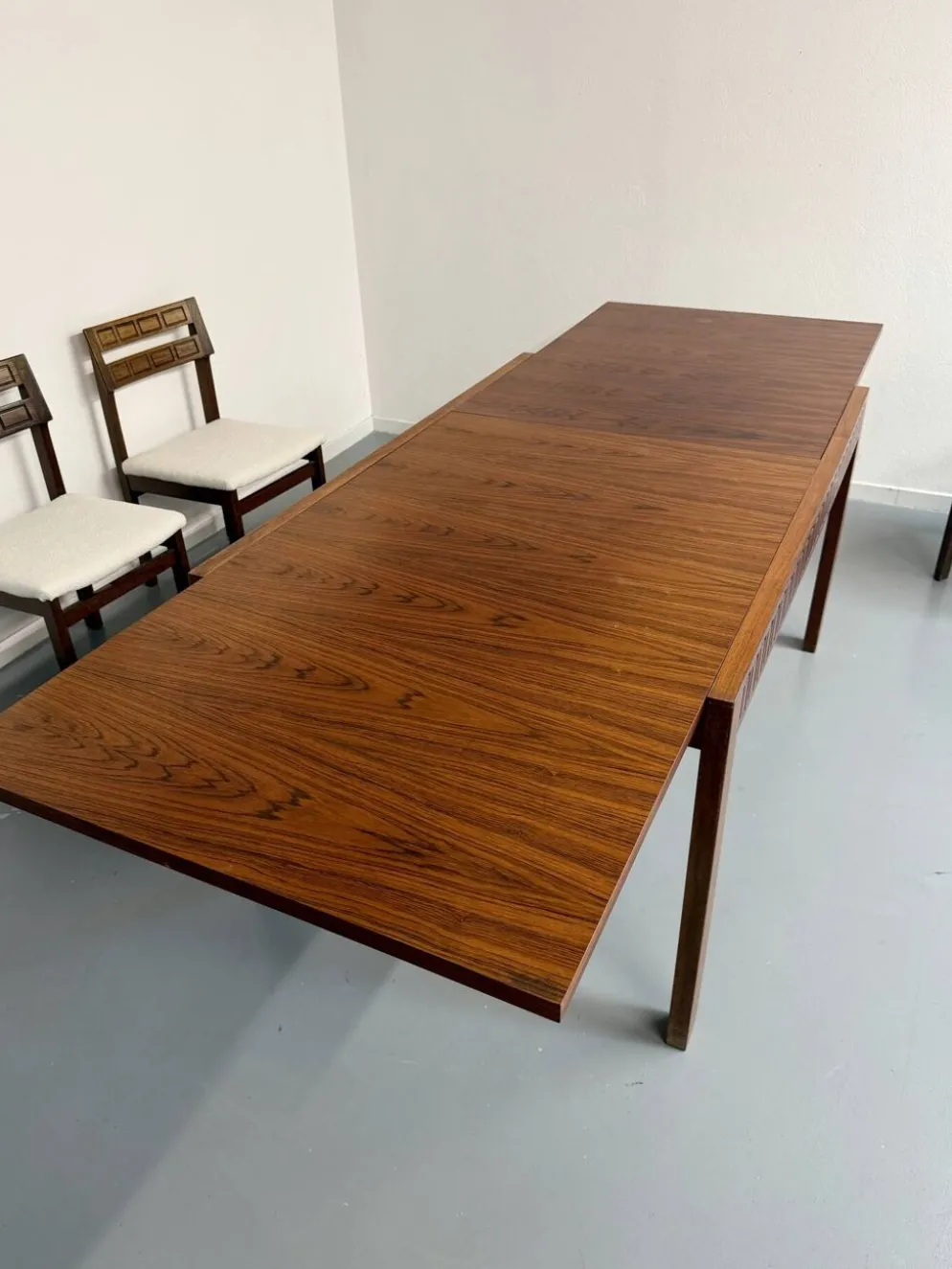 Table de repas extensible design italien 60 palissandre géométrique