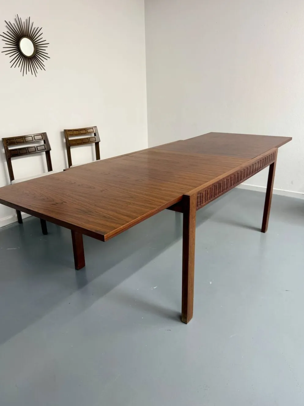 Table de repas extensible design italien 60 palissandre géométrique
