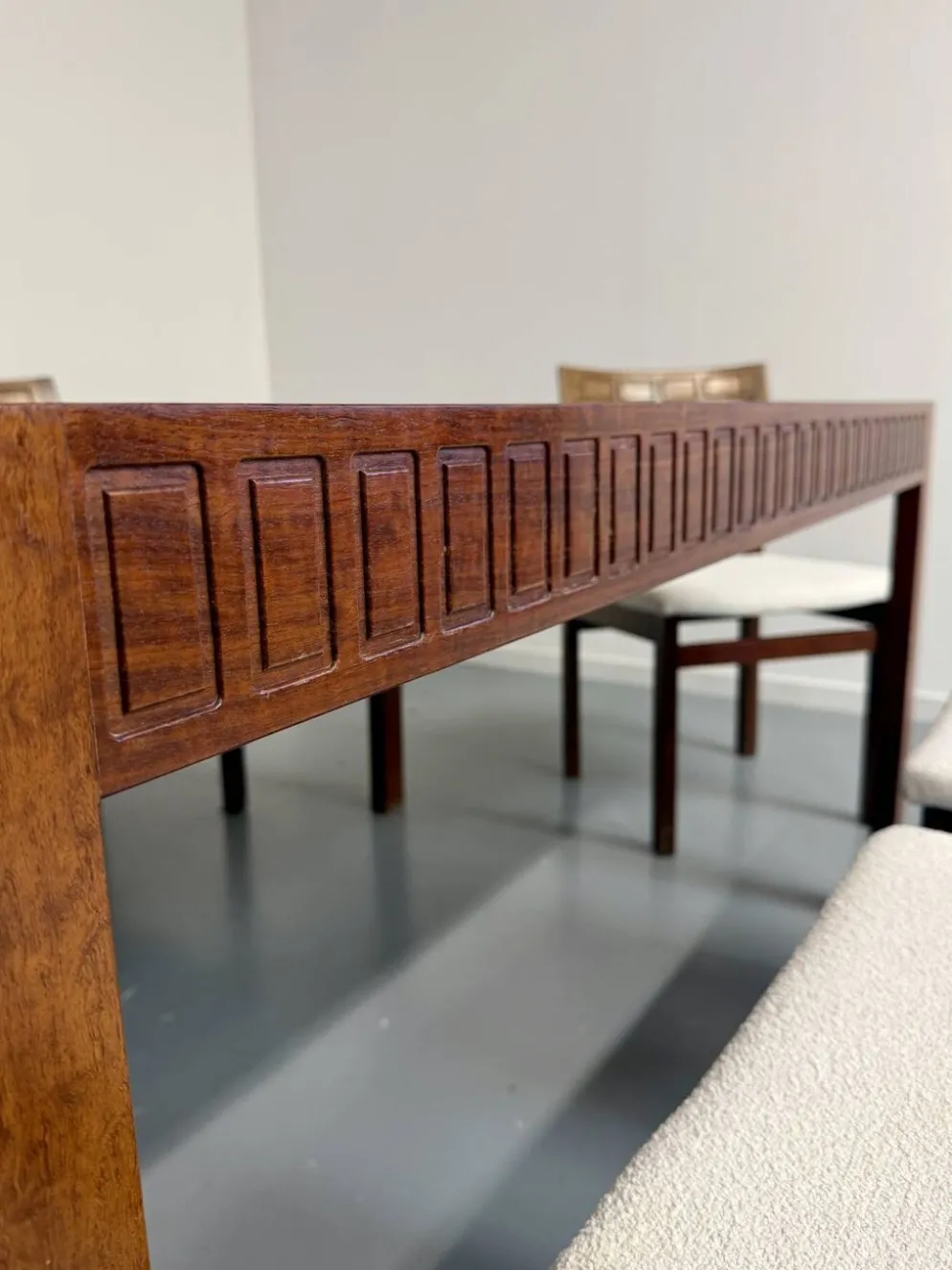 Table de repas extensible design italien 60 palissandre géométrique