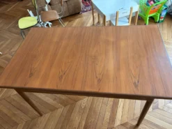 Table de repas extensible en teck par Ib Kofod-Larsen