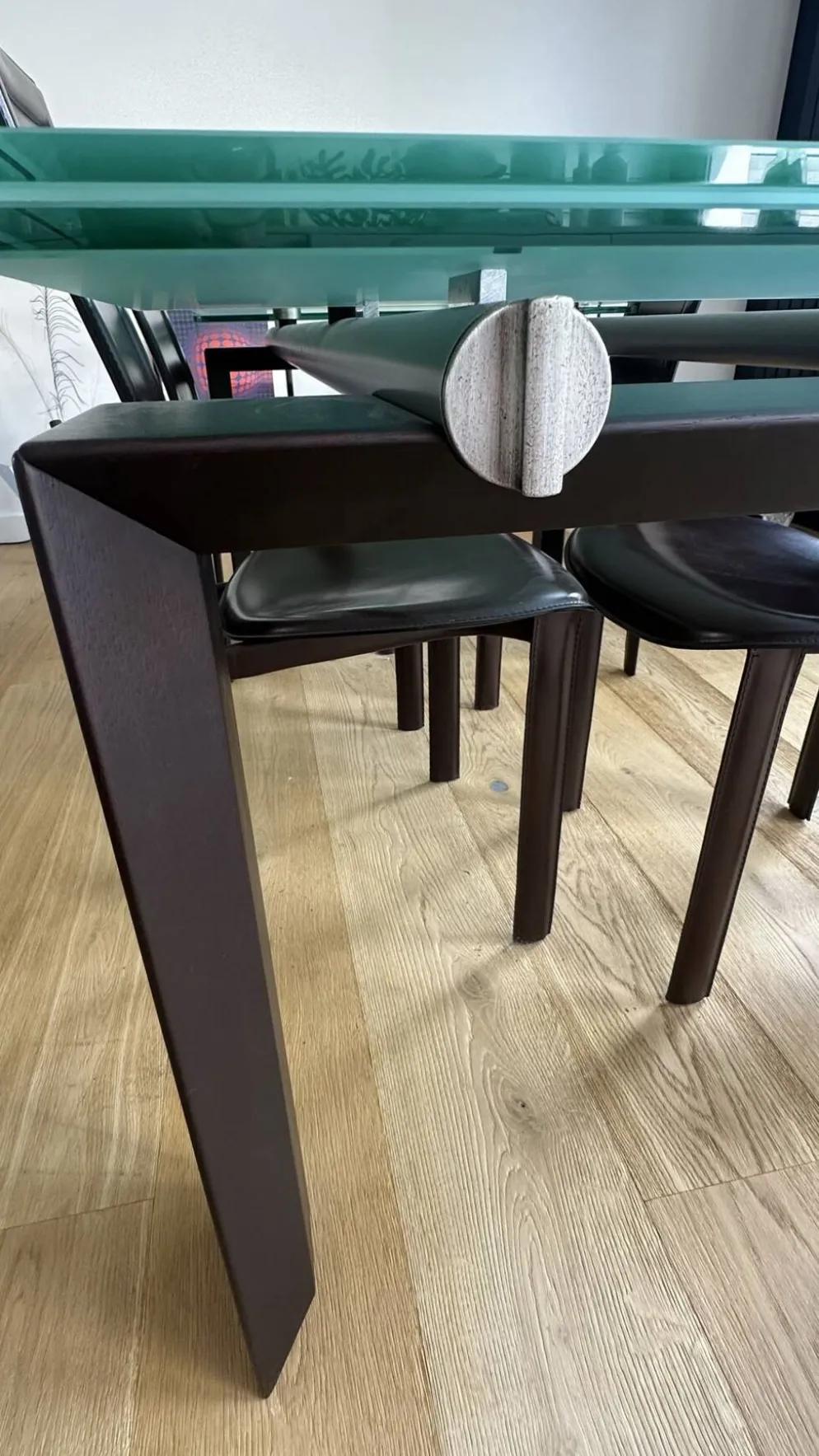 Table de repas extensible modèle Stilt par Decoma Design pour Desalto,